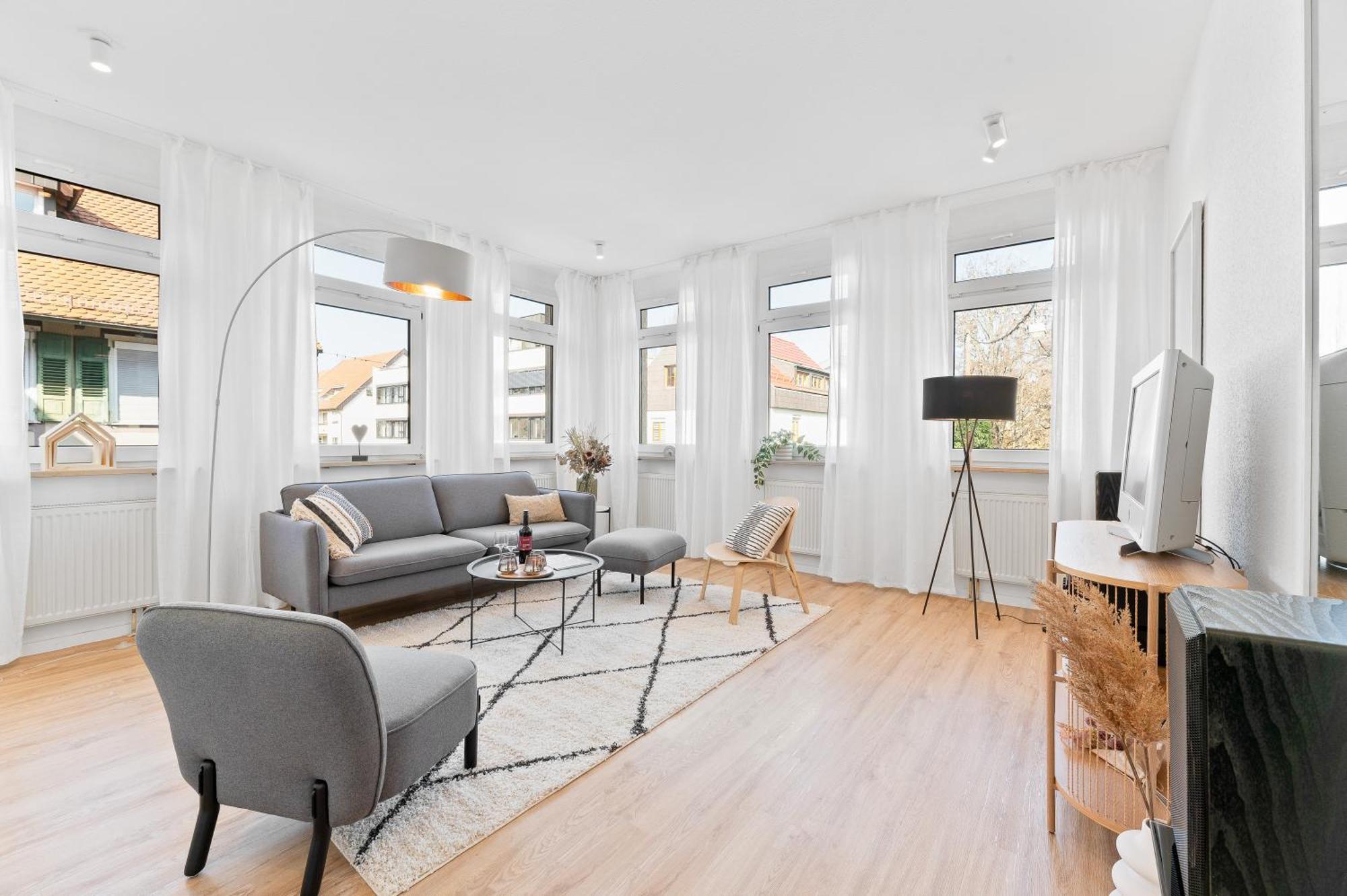 Helle Zentrumsnahe Familienfreundliche Ferienwohnung Fellbach Luaran gambar